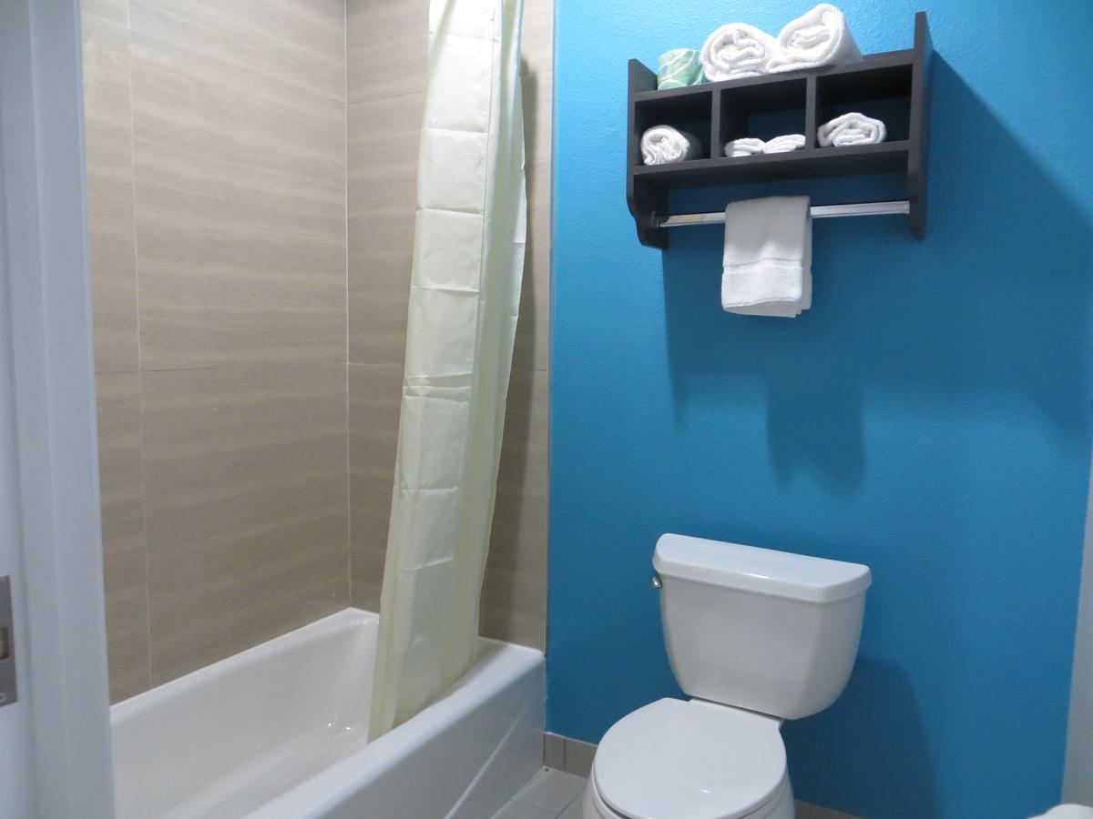 Haven Inn & Suites Willowbrook (Adults Only) Houston Exterior foto